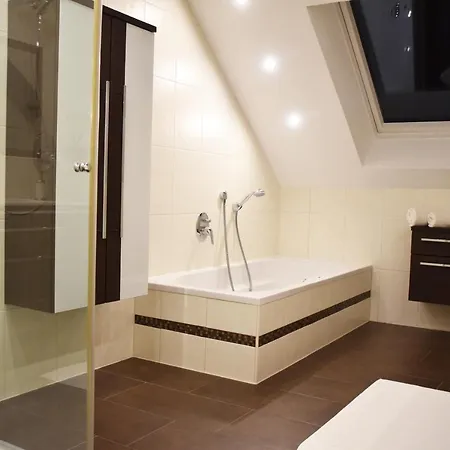 Antike & Modern Deluxe Apartment *