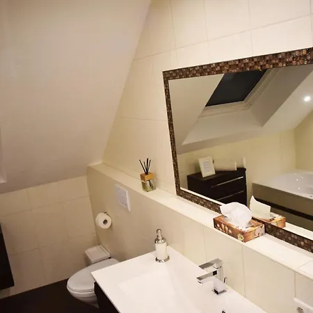 Antike & Modern Deluxe Apartment *