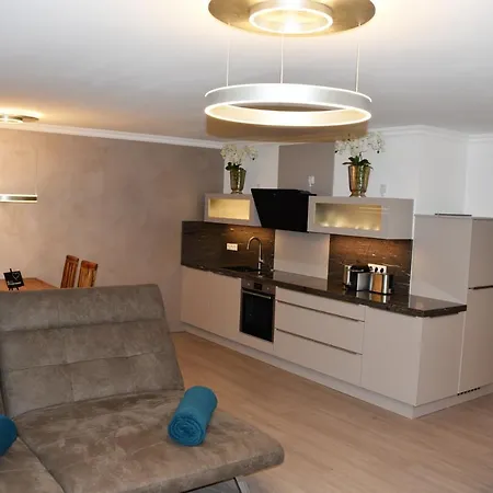 Antike & Modern Deluxe Apartment Guenzburg